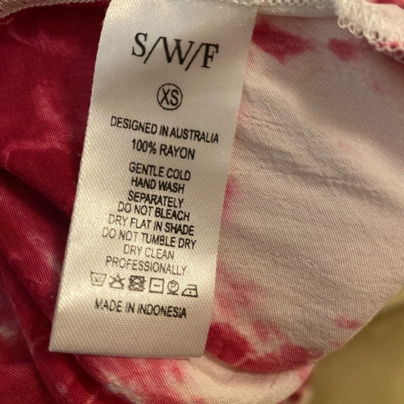 SWF Plunge tie dye Magenta maxi dress - Picture 6 of 6